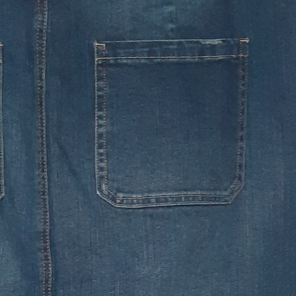 Raw hem Button Down Skirt - Picture 3 of 3